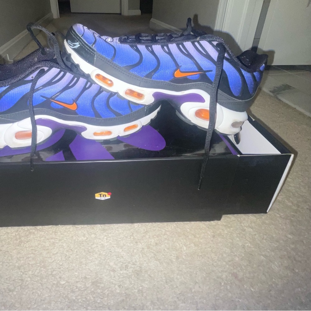 Nike Air Max Plus ‘Voltage Purple’
W 8.5
M 7
Worn 1x